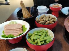 -虾弄弄海派小龙虾·牛羊蝎子火锅