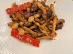 杏鲍鱼菇炒牛柳-皇冠假日酒店-御皇轩中餐厅