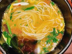 -银米·云南传统过桥米线(双廊黑金冠店)