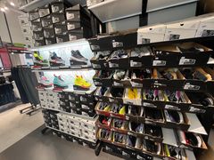 -UNDER ARMOUR(新燕莎奥莱店)