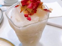 玫瑰荔枝冰沙-EVERNAKED裸蛋糕(SOHO天山店)