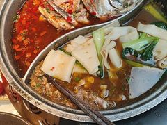 -阿瓦山寨·湘菜现炒·剁椒鱼头王(咸阳总店)