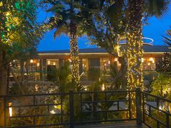 -茅草房·河畔园林火锅