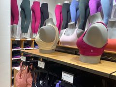 -lululemon(上海浦东IFC店)