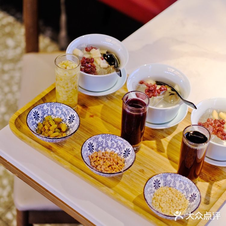 成都探店｜没吃过这家水煮牛肉，不算来过四川