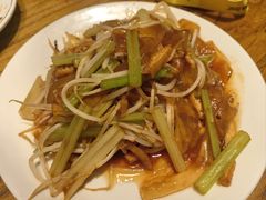 -泉畔人家·老济南经典鲁菜(大明湖店)