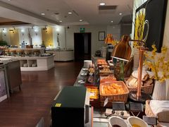 -深圳富苑皇冠假日套房酒店