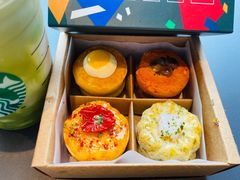 -星巴克臻选(盐城金鹰聚龙湖店)