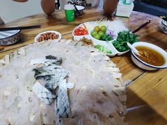 -官塘陈记鱼生·潮汕砂锅粥·牛肉火锅(潮枫路总店)