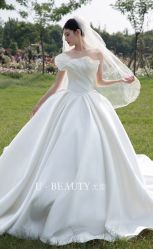 -U·BEAUTY婚纱品牌集合店(江汉路店)