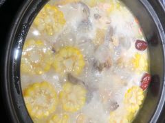 -洪氏嗨捞·广东猪肚鸡·椰子鸡火锅(西咸万象城店)