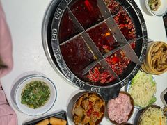 -卤校长老火锅(杨家坪直营店)