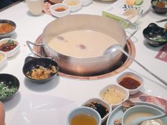 -洪氏嗨捞·猪肚鸡火锅(阳光天地店)