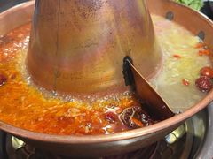 -果松木炭酸菜铜火锅·外婆参鸡汤
