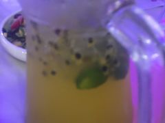 -樱花里音乐餐吧·牛扒椰子鸡(东圃店)