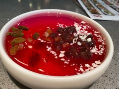 鲜火龙果冰粉-老佛爷铜炉蛙锅(海岸城店)