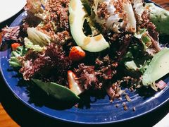 藜麦牛油果色拉-MARU玛露音乐餐厅(前滩世贸店)