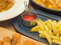 -必胜客(上海华谊新所店)