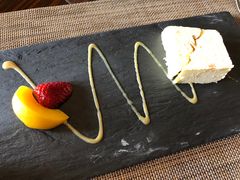 自制焦糖坚果冰糕-YUE·6·西式融合餐厅(外滩六号店)