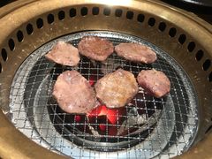 -山川小町·极番烧肉(新地假日广场店)