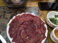 乳崽牛肉-乳仔牛牦牛汤锅 烤羊排(松潘古城店)