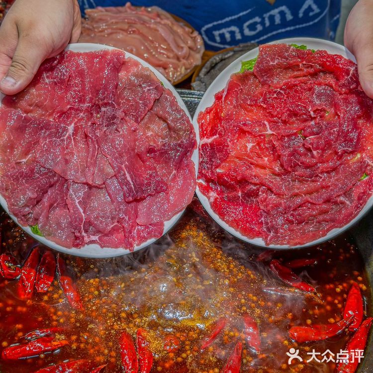不愧是重庆本地人首推的老火锅店！YYDS～