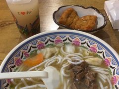 -鑫花溪牛肉米粉(人民广场店)