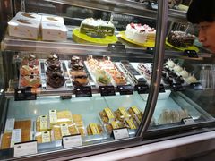 面包甜点陈列柜-皇冠幸福里动物奶油生日蛋糕(马祖路店)
