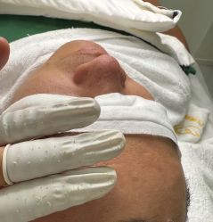 -苗方清颜专业祛痘·皮肤管理