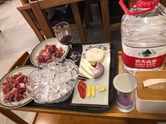 -毛辣果·贵州红酸汤牛肉火锅(西单店)