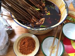 -拈签一笑黄牛肉辣卤串串