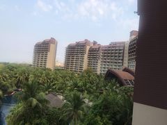 -三亚湾海居铂尔曼度假酒店