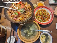 -富正毅三下锅·湘西韵味(天门山索道店)