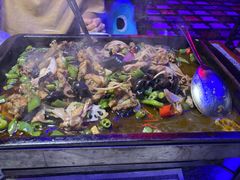 炭烧牛蛙平锅紫苏味-蘭奢雅集·江浙菜(青山江滩店)