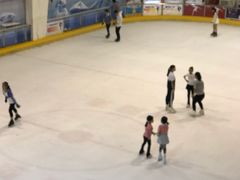 -正佳冰河湾真冰滑冰场