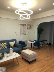 -萱草产后康复催乳中心(江宁万达店)