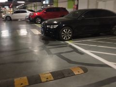 -荟聚西红门购物中心-停车场