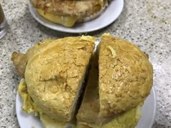 猪扒蛋菠萝包-沙溪兄茶餐厅