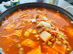 部队火锅-HONGA HONGA雄家(曹路店)