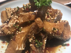 香酥鱼-蜀宴小调·精致家常菜(来福士店)