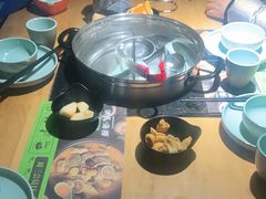 -洪氏嗨捞·广东猪肚鸡·椰子鸡火锅(西咸万象城店)