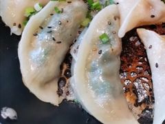 韭菜鸡蛋煎饺-小金鬼·煎饺·鸽子汤