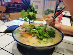 -肥汁米蘭香港米线(长宁来福士店)