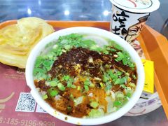 -牛一嘴·兰州牛肉面·大盘鸡(财富中心店)