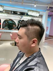 -BULB STUDIO 巴柏明星发型工作室