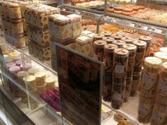 面包甜点陈列柜-好利来(东直门银座店)