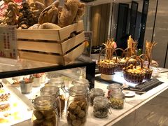 -飨食汇全日制餐厅·昆山皇冠假日酒店(九方店)