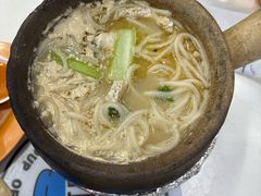 鱼片米粉-长城砂煲田鸡粥