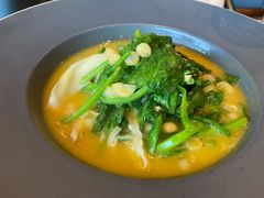 豌豆黄浸豌豆尖-半山腰·云南菜(侨福芳草地店)