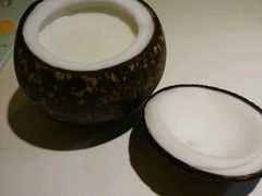 -志龙皇冠吃货椰子铺